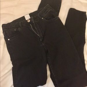 H&M HIGH-WAISTED BLACK SKINNY JEANS